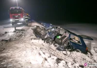 Czołowe zderzenie i blokada drogi - zdjęcie główne