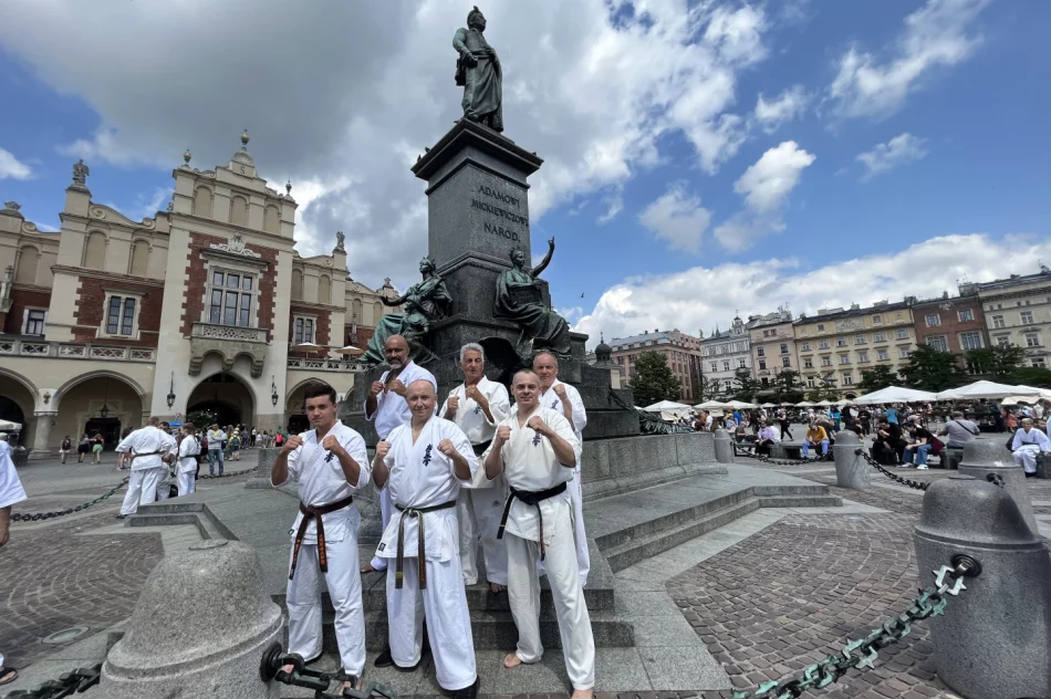 Triumf limanowskich karateków na 50. Wschodnioeuropejskim Obozie Karate Kyokushin w Krakowie - zdjęcie 11