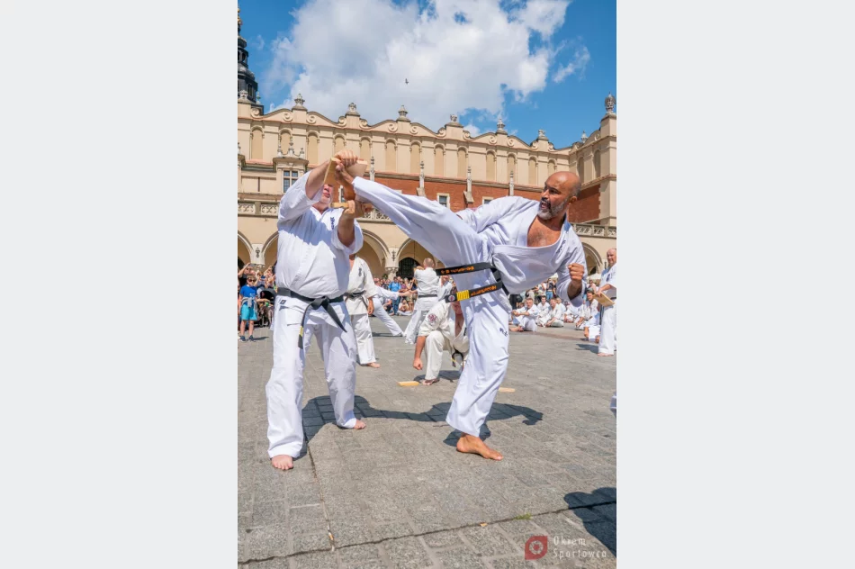 Triumf limanowskich karateków na 50. Wschodnioeuropejskim Obozie Karate Kyokushin w Krakowie - zdjęcie 19