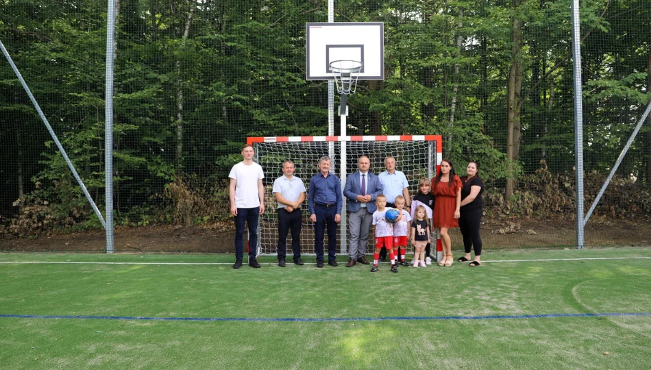 Plac zabaw oraz boisko sportowe w Bałażówce - zdjęcie 1