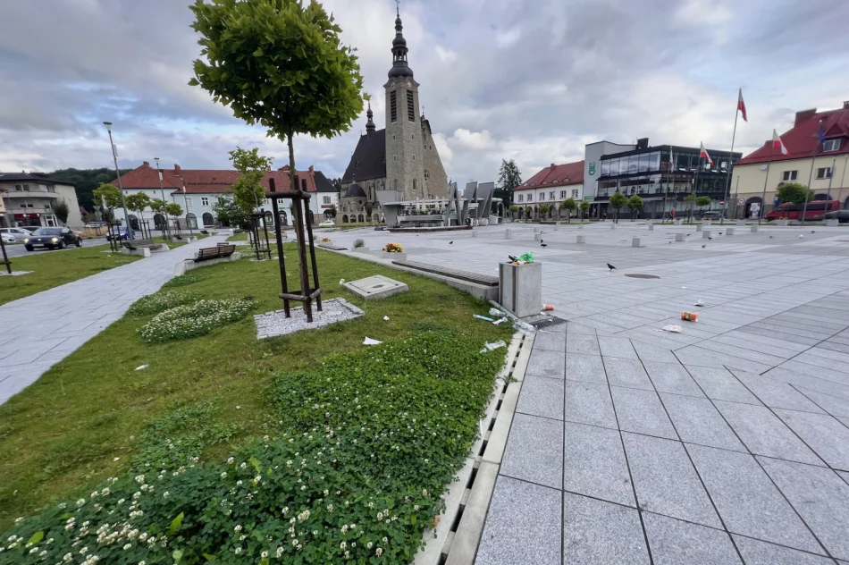 Centrum Limanowej po weekendzie - wysypisko - zdjęcie 2