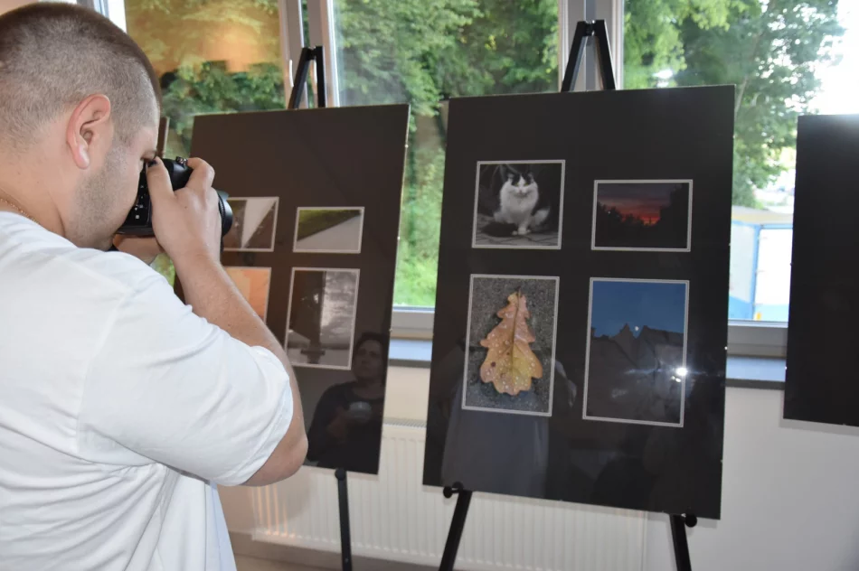 W Miejskiej Galerii Sztuki odbył się wernisaż wystawy Witolda Kubichy - zdjęcie 3