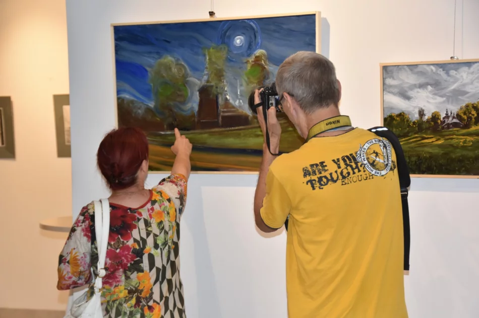 W Miejskiej Galerii Sztuki odbył się wernisaż wystawy Witolda Kubichy - zdjęcie 4