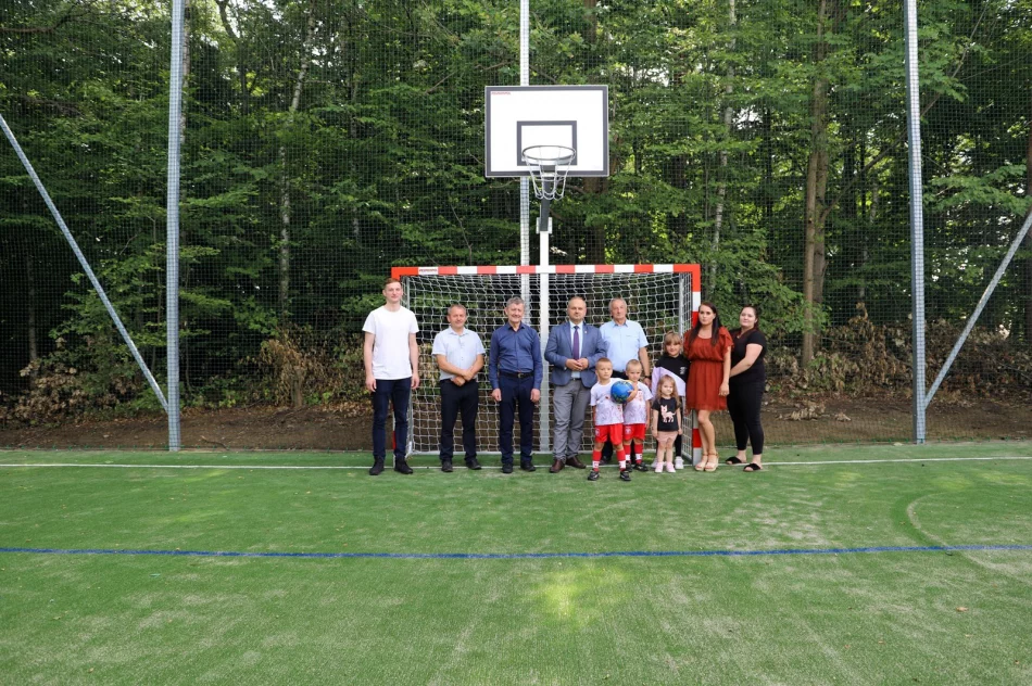 Nowy plac zabaw i zmodernizowane boisko wielofunkcyjne - zdjęcie 3