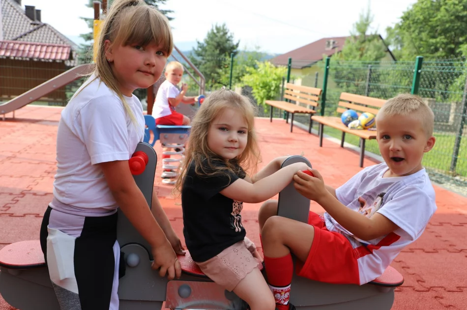 Nowy plac zabaw i zmodernizowane boisko wielofunkcyjne - zdjęcie 5