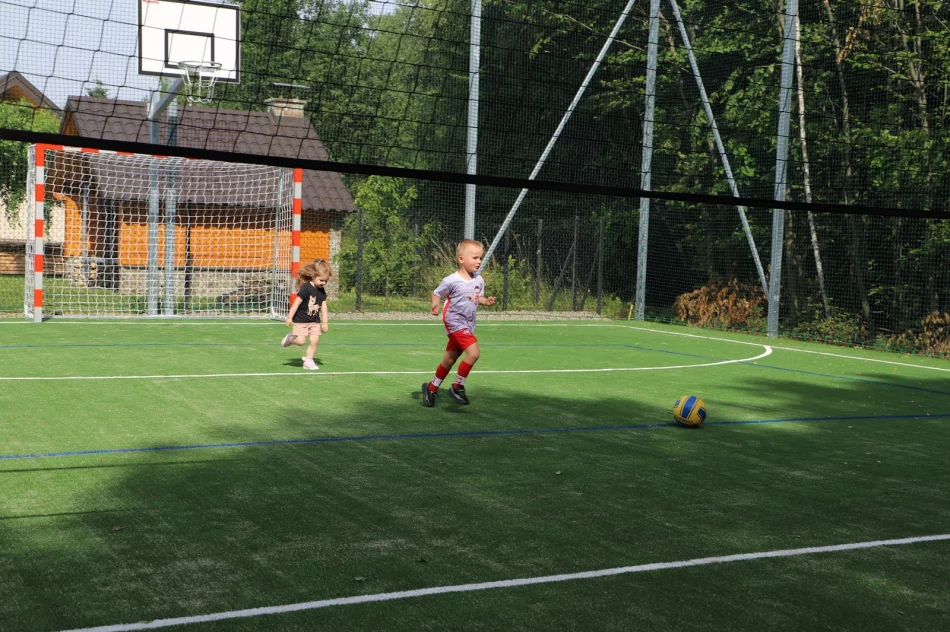 Nowy plac zabaw i zmodernizowane boisko wielofunkcyjne - zdjęcie 10