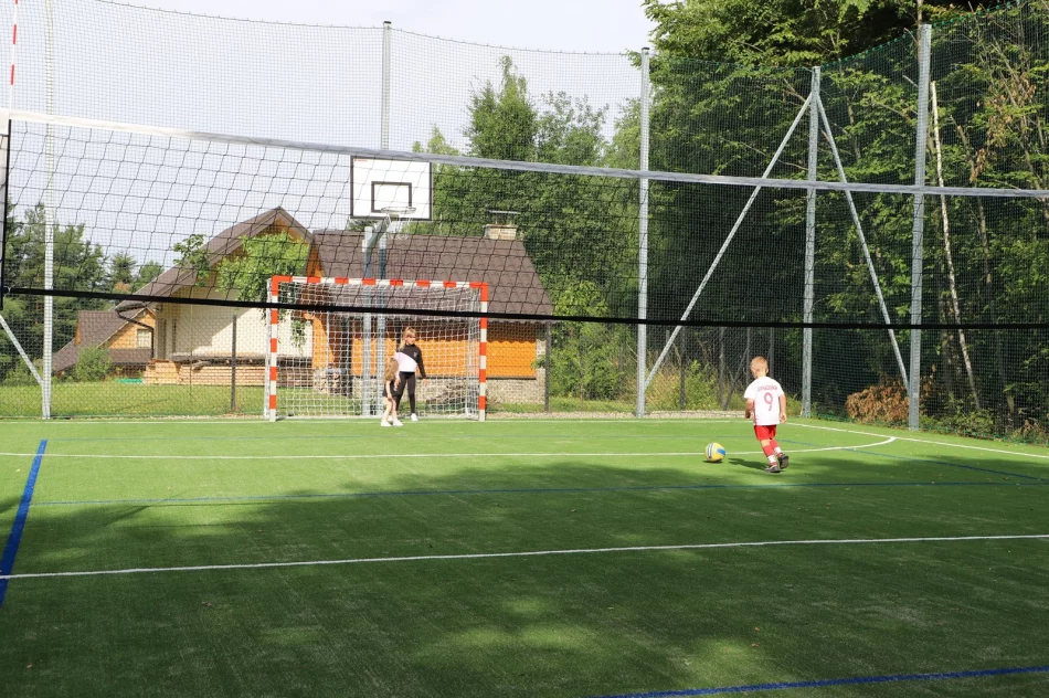 Nowy plac zabaw i zmodernizowane boisko wielofunkcyjne - zdjęcie 11