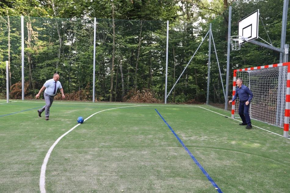 Nowy plac zabaw i zmodernizowane boisko wielofunkcyjne - zdjęcie 16