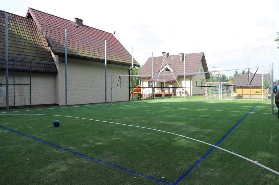 Nowy plac zabaw i zmodernizowane boisko wielofunkcyjne - zdjęcie 20