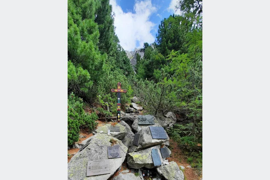 Letnia akcja „Wakacje z Przewodnikiem” organizowana przez limanowski oddział PTTK przyciąga turystów - zdjęcie 12