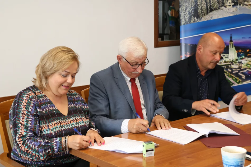 Podpisano umowę na wykonywanie usług przewozowych w komunikacji miejskiej - zdjęcie 6