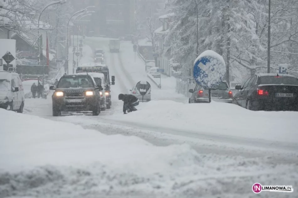 Bardzo ciężkie warunki na drogach - zdjęcie 3