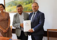 „Posiłek w szkole i w domu”- podpisanie umów z wykonawcami zadań - zdjęcie główne