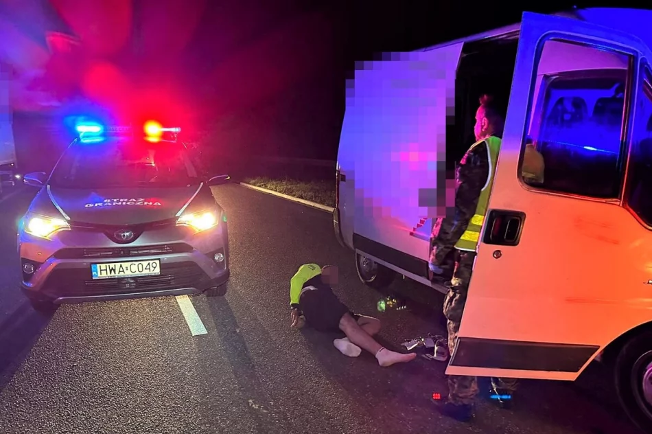 Kolizja straży granicznej w trakcie pościgu za busem migrantami - padły strzały. W środku 28 osób, kierowca uciekł - zdjęcie 2