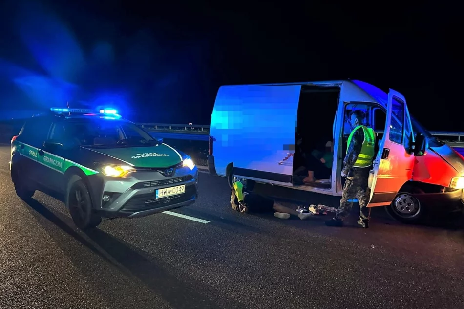 Kolizja straży granicznej w trakcie pościgu za busem migrantami - padły strzały. W środku 28 osób, kierowca uciekł - zdjęcie 4