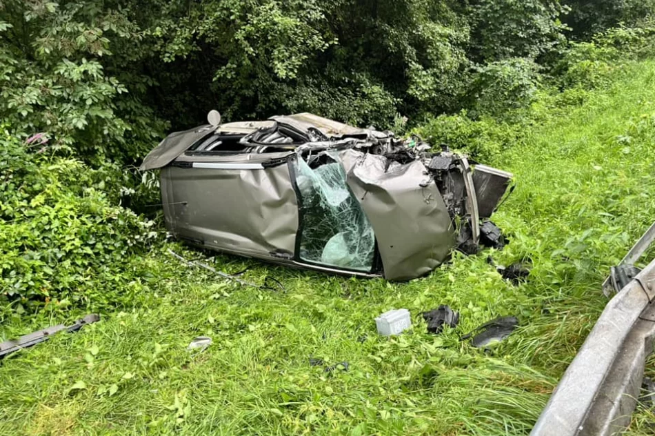 Zderzenie busa i samochodów osobowych. 6 osób zostało rannych - zdjęcie 4