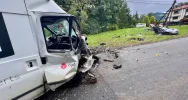 Groźny wypadek, samochód się rozpadł na dwie części. Droga odblokowana - zdjęcie 5