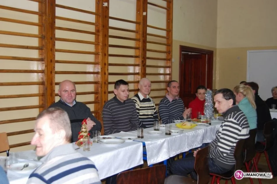 Spotkanie opłatkowe dla  seniorów i samotnych - zdjęcie 4