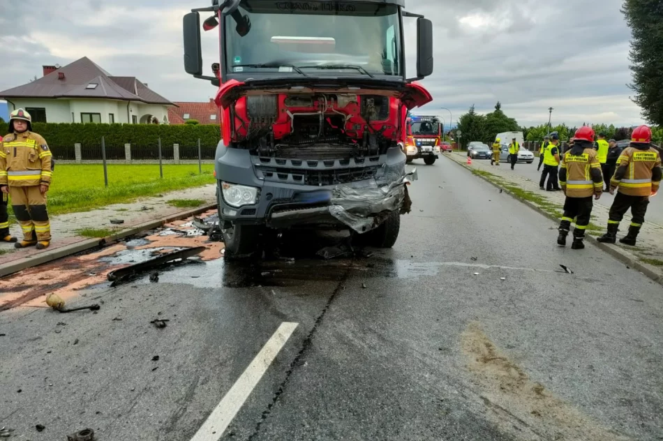 Tragiczny wypadek w Świniarsku: 21-letni kierowca nie żyje - zdjęcie 3