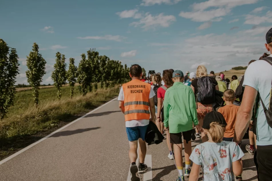 Wierni z Mszany Dolnej w drodze na Jasną Górę - zdjęcie 2