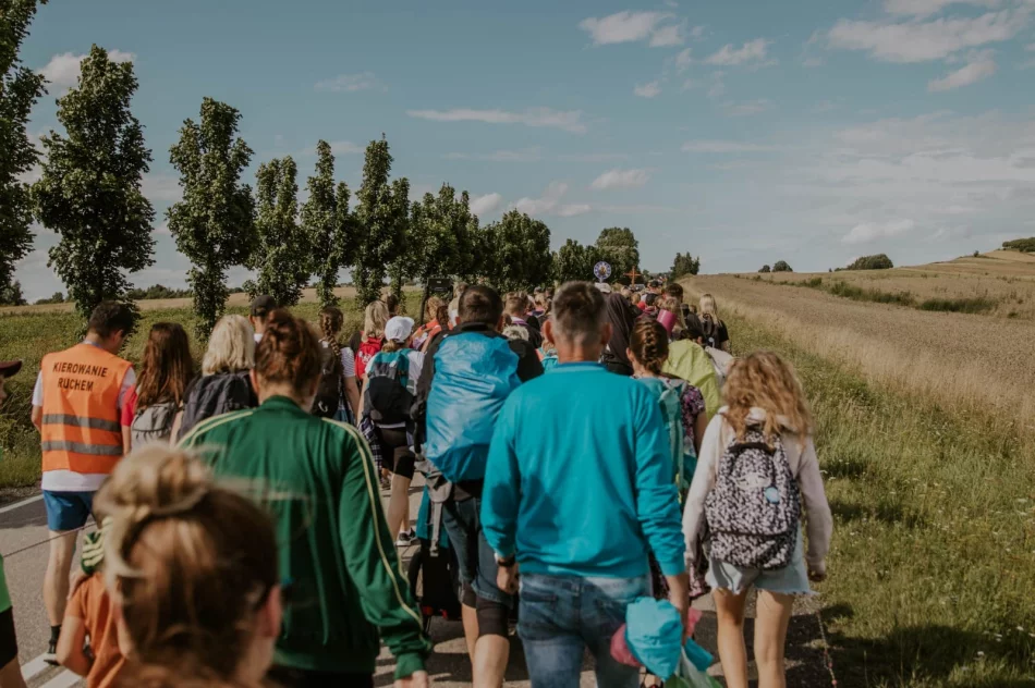 Wierni z Mszany Dolnej w drodze na Jasną Górę - zdjęcie 3