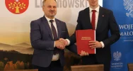 Podpisanie umów na remont dróg w Męcinie i Starej Wsi - zdjęcie 4