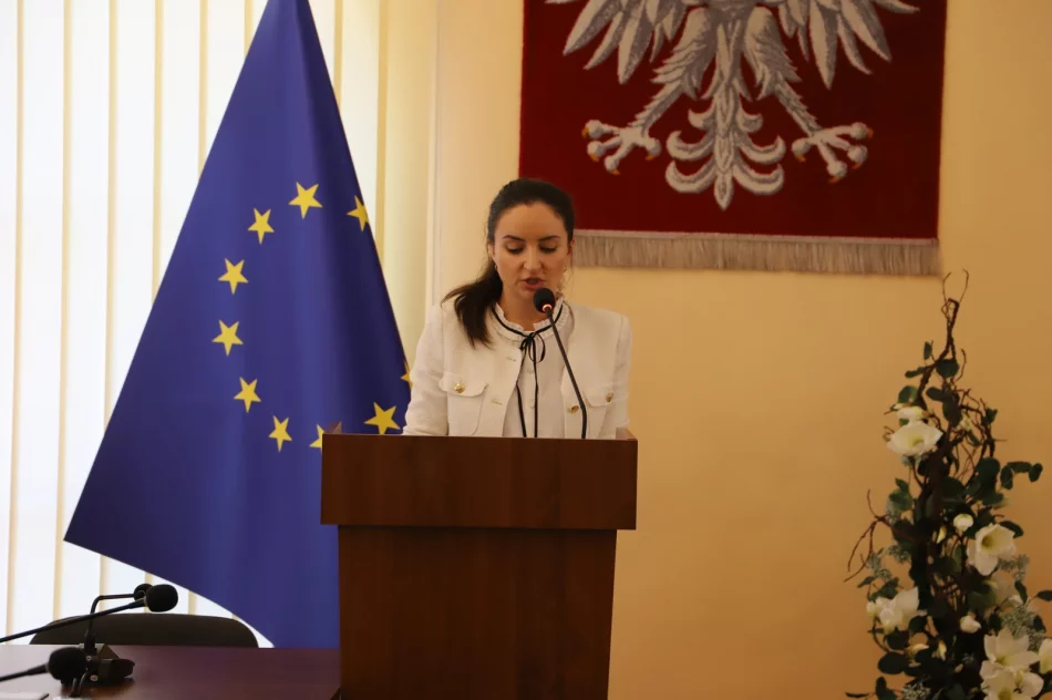 Podpisanie umów na remont dróg w Męcinie i Starej Wsi - zdjęcie 8