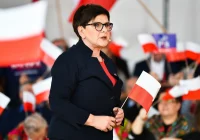 B. Szydło: kolejne pytanie referendalne: Czy jesteś za podwyższeniem wieku emerytalnego wynoszącego dziś 60 lat dla kobiet i 65 lat dla mężczyzn? - zdjęcie główne
