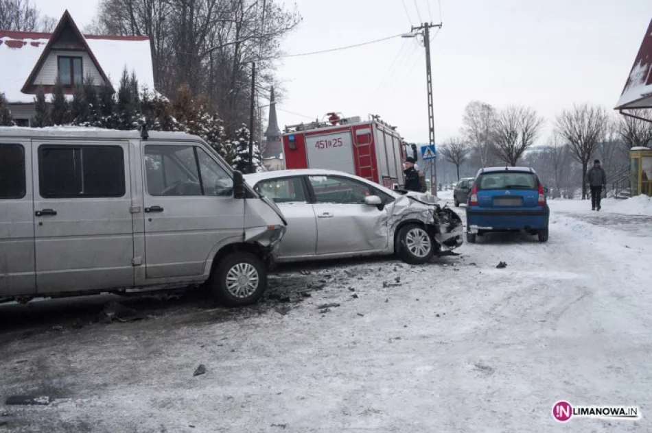 Zderzenie pod Urzędem Gminy - zdjęcie 3