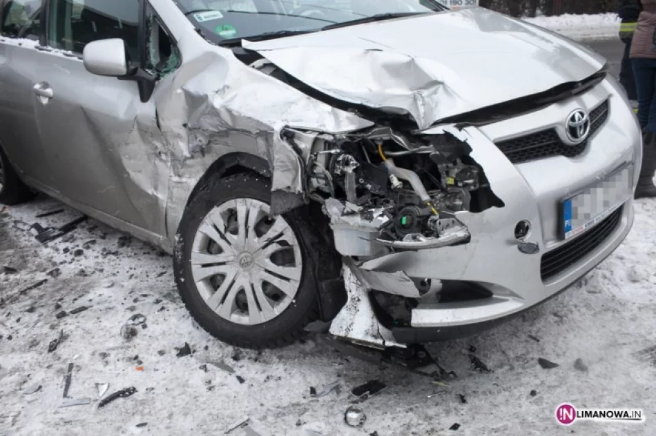 Zderzenie pod Urzędem Gminy - zdjęcie 4