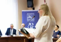 Zarobki wzrosły o prawie 100 tys. zł - zdjęcie główne