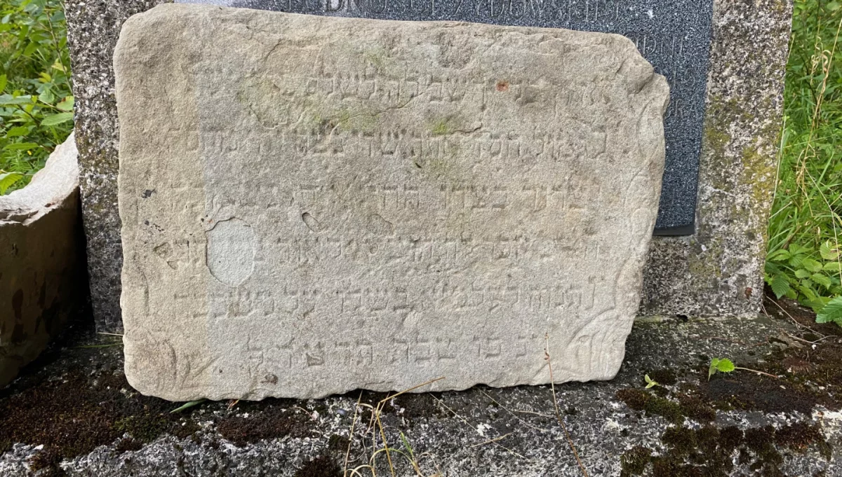 Odnaleziono historyczne macewy. Były... materiałami budowlanymi