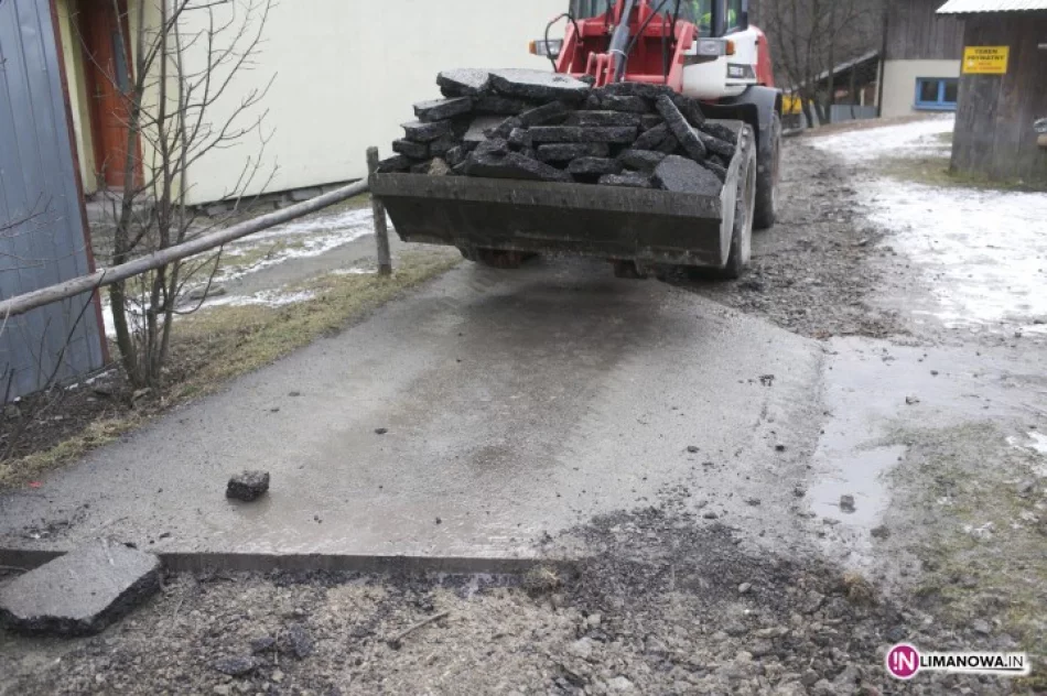 Powstał pomnik głupoty - zdjęcie 2