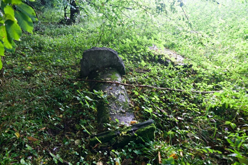 Zaniedbane miejsce kaźni - zdjęcie 19