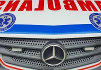 Poród w karetce przy policyjnej eksorcie - zdjęcie główne