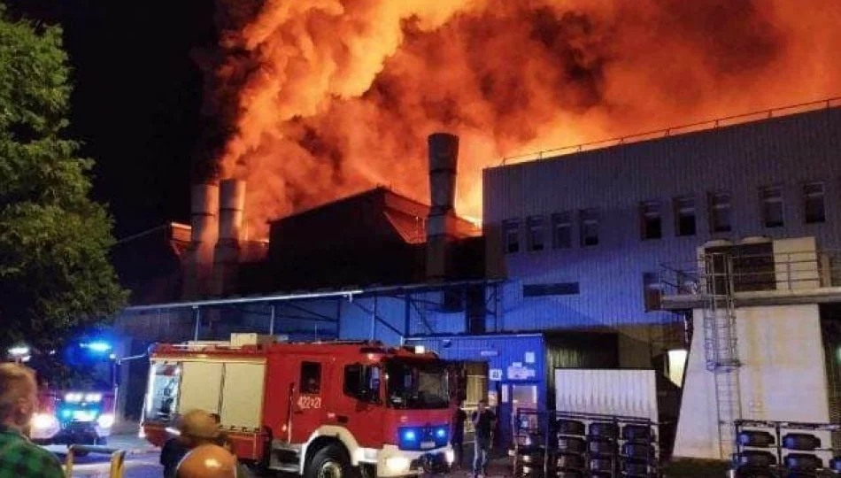 Kolejny pożar Firmy Oponiarskiej Dębica. Straty liczone w milionach - zdjęcie 1