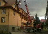 Wiatr uszkodził dach - zdjęcie główne