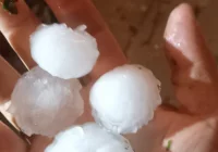 Uszkodzone dachy po nocnym gradobiciu w powiecie tarnowskim - zdjęcie główne