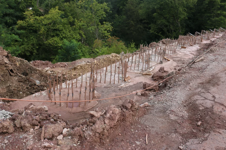 Postępują prace nad stabilizacją osuwiska przy ul. Paderewskiego - zdjęcie 9