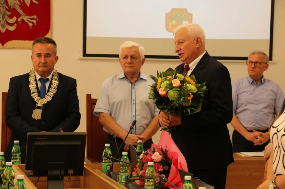 Podziękowania dla dyrektorów placówek oświatowych podczas sesji Rady Miasta - zdjęcie 3
