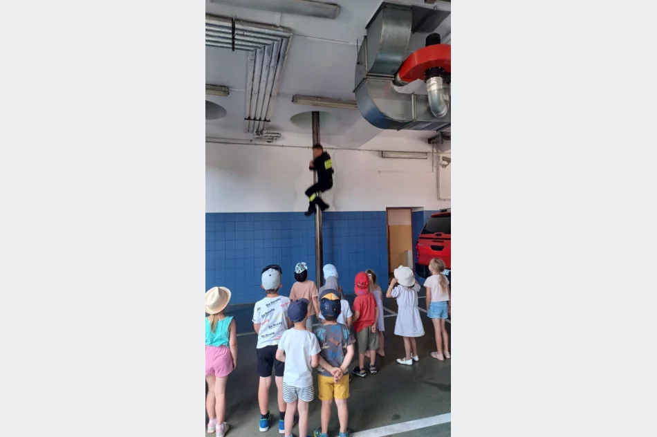 Poznali pracę strażaków - zdjęcie 6