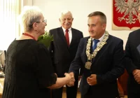 Dyrektorki przechodzą na emeryturę - podziękowania na sesji - zdjęcie główne