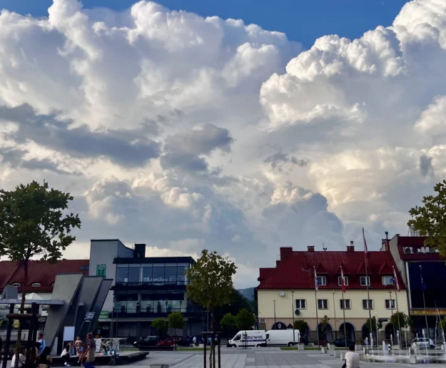 Popołudniowe burze i możliwy grad. Nowy alert IMGW [OSTRZEŻENIE] - zdjęcie główne