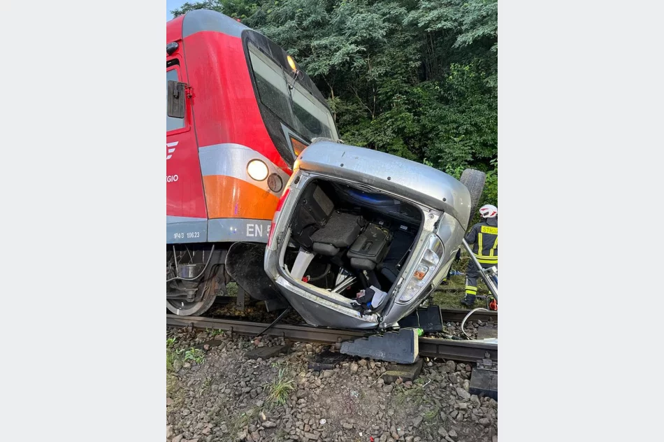 Kierowca aresztowany; był pijany i pod wpływem narkotyków - zdjęcie 9