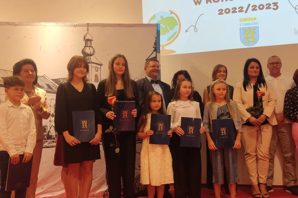 Motywacyjne stypendia dla uczniów rozdane - zdjęcie 9