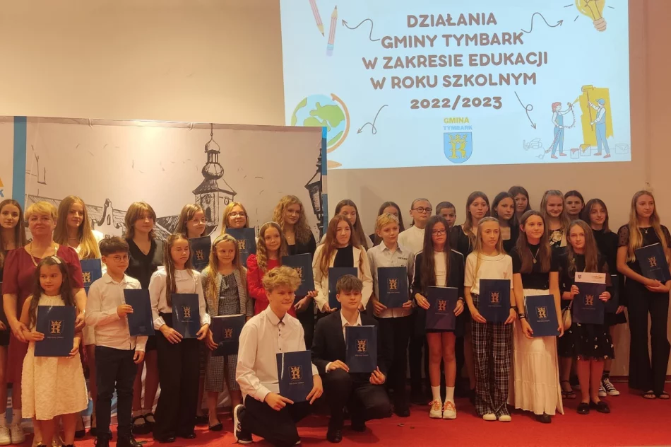 Motywacyjne stypendia dla uczniów rozdane - zdjęcie 10