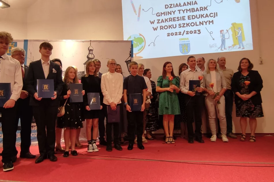 Motywacyjne stypendia dla uczniów rozdane - zdjęcie 14
