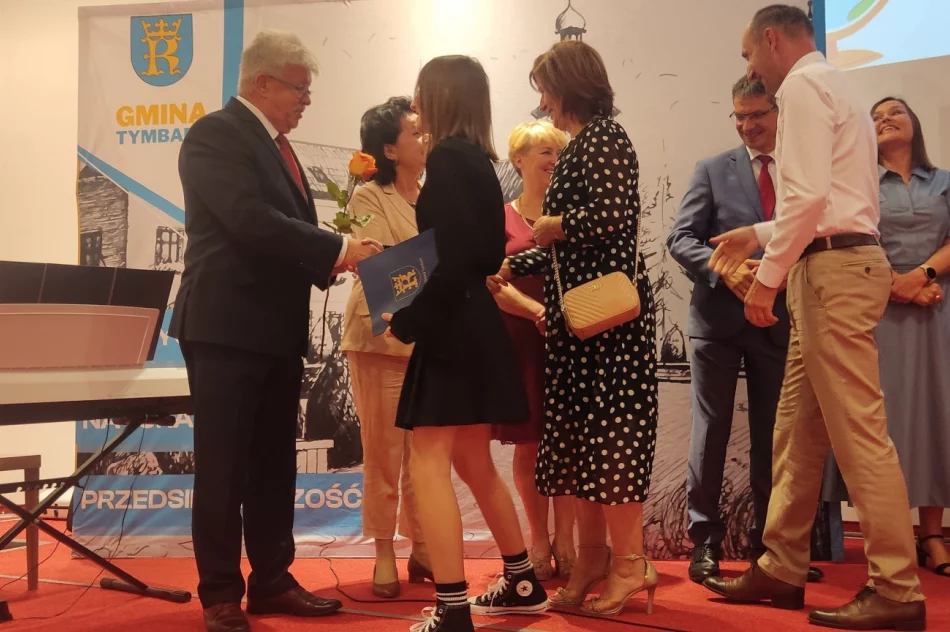 Motywacyjne stypendia dla uczniów rozdane - zdjęcie 15