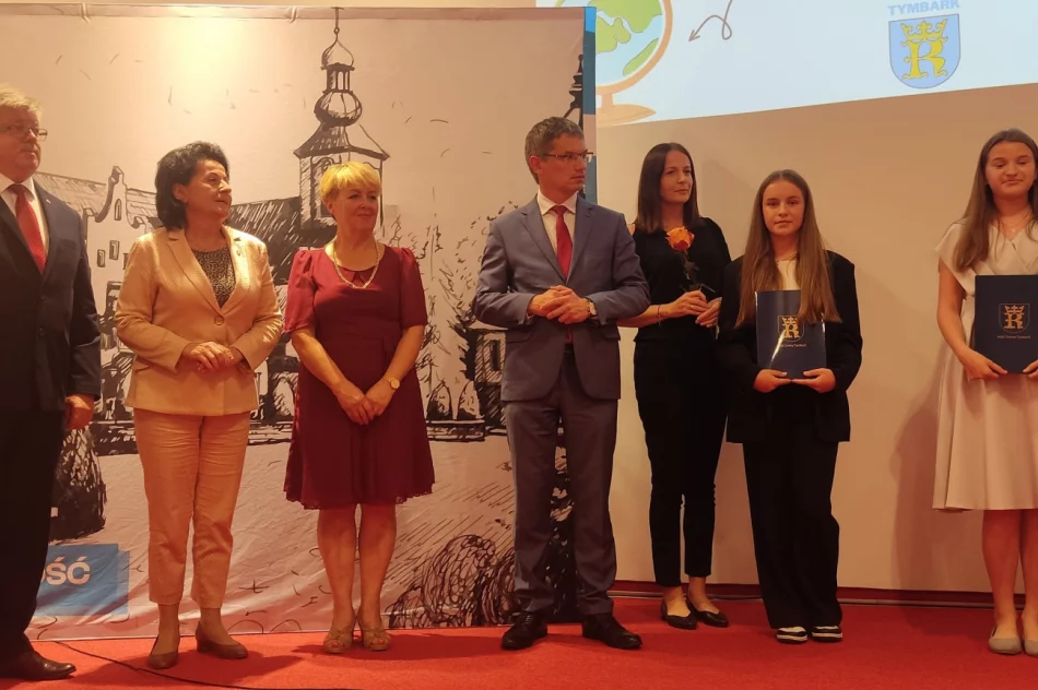 Motywacyjne stypendia dla uczniów rozdane - zdjęcie 16