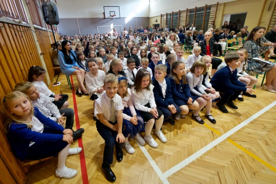 Uczniowie rozpoczęli rok szkolny - zdjęcie 6
